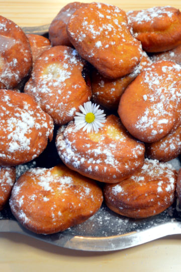 pączki, beignets, pâte briochée, sucre glace